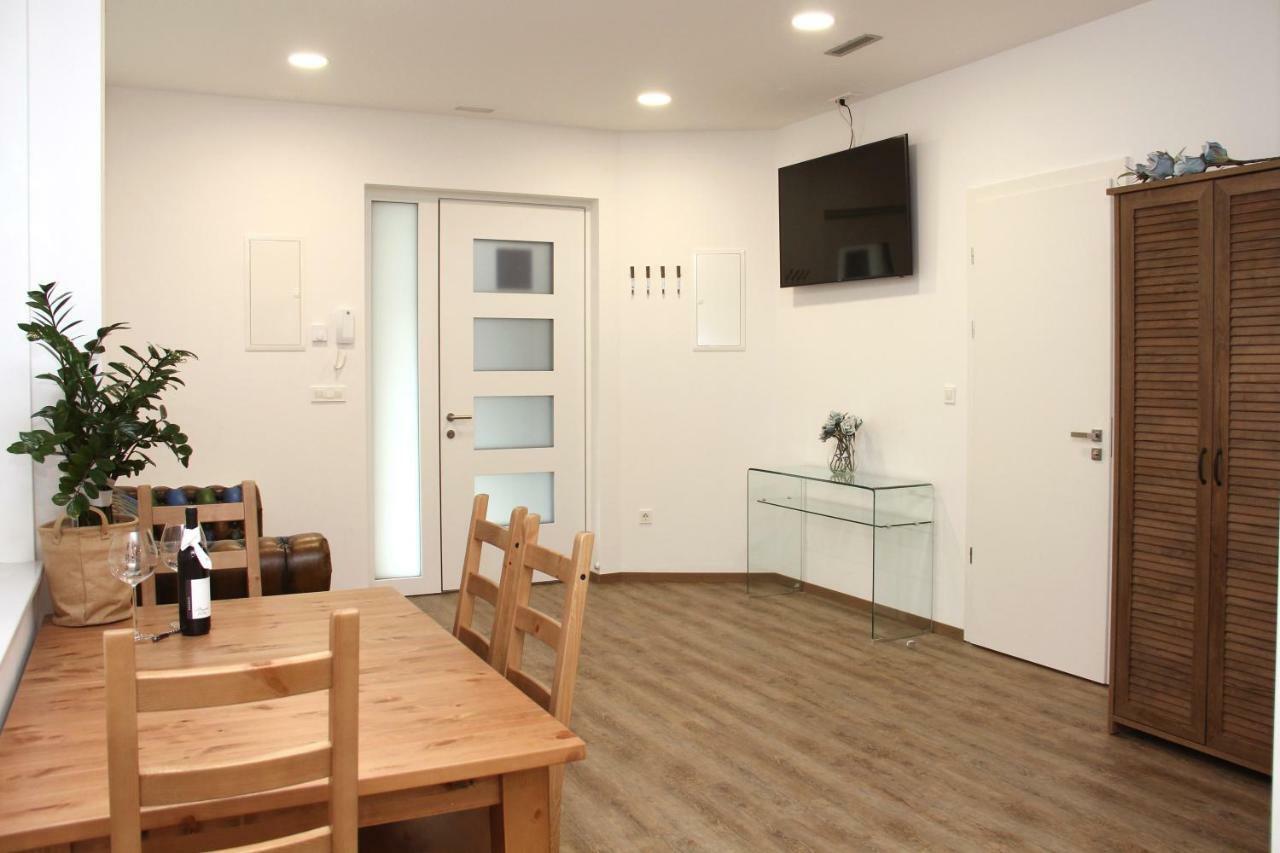 Maja Apartment ชิเบนิก ภายนอก รูปภาพ