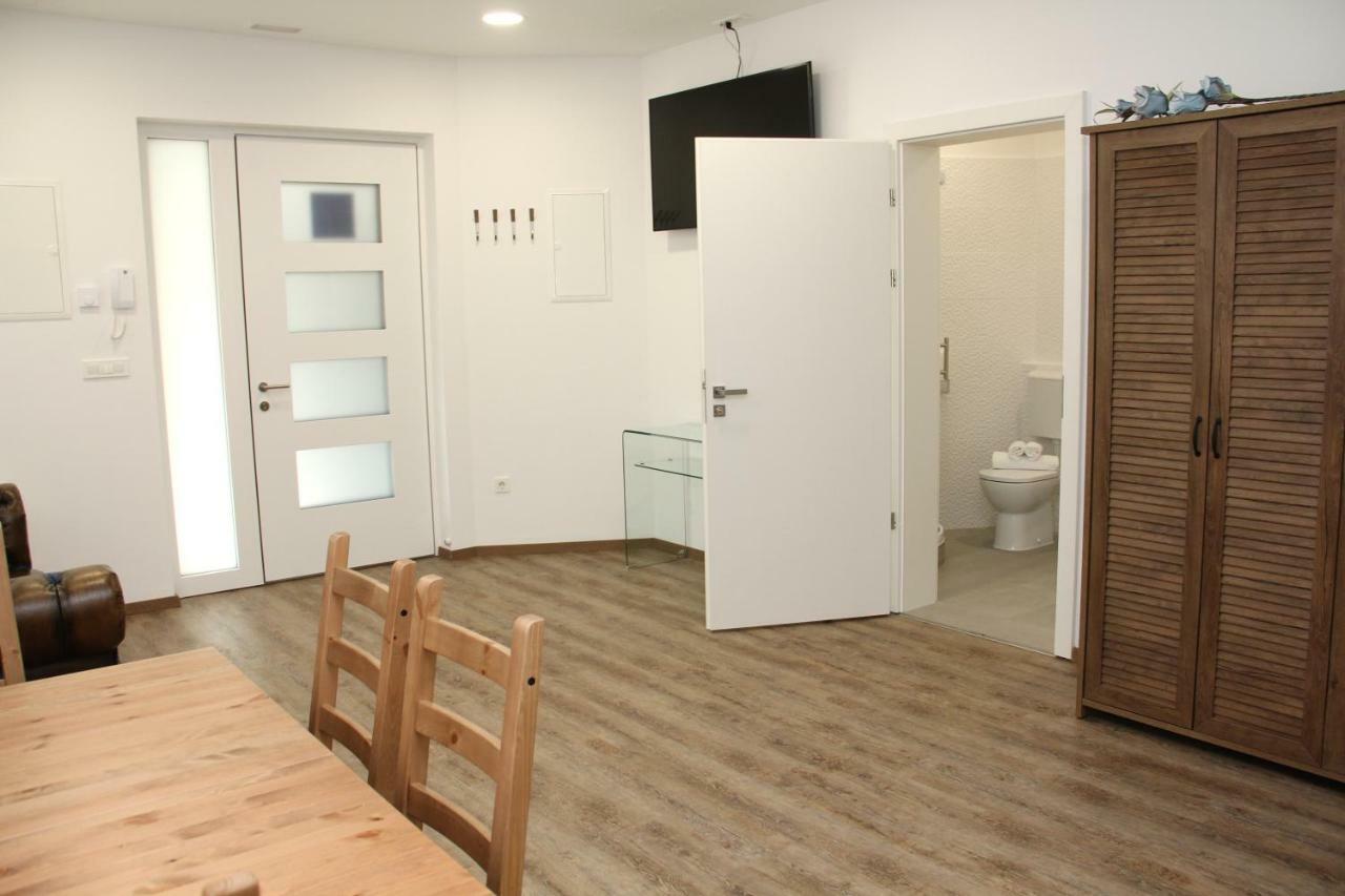 Maja Apartment ชิเบนิก ภายนอก รูปภาพ